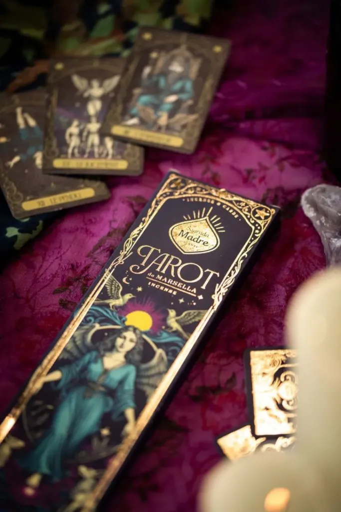 Herbal Incense Tarot of Marseille Magnolia & Frankincense - Sagrada Madre